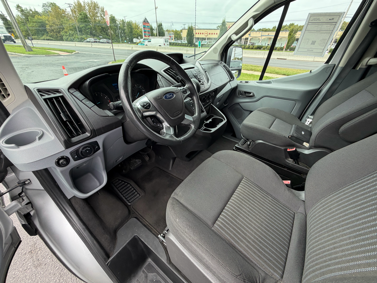 Ford Transit Wagon T-350 148" Low Roof XLT Swing-Out RH Dr 2016