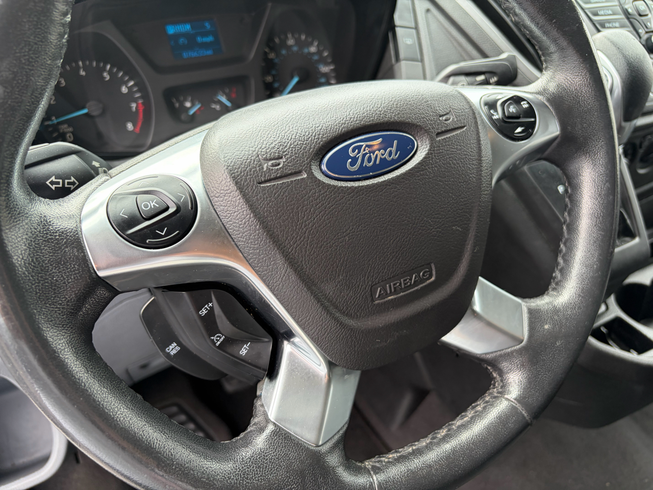 Ford Transit Wagon T-350 148" Low Roof XLT Swing-Out RH Dr 2016