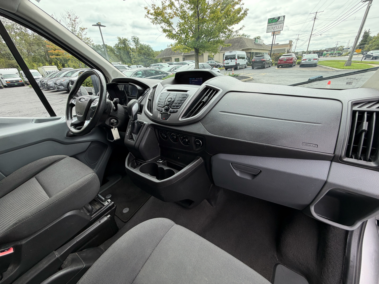 Ford Transit Wagon T-350 148" Low Roof XLT Swing-Out RH Dr 2016