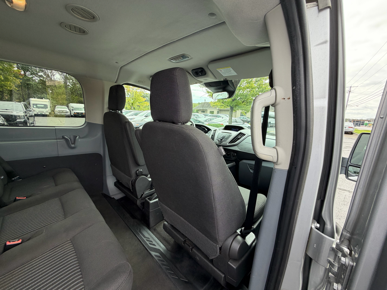 Ford Transit Wagon T-350 148" Low Roof XLT Swing-Out RH Dr 2016