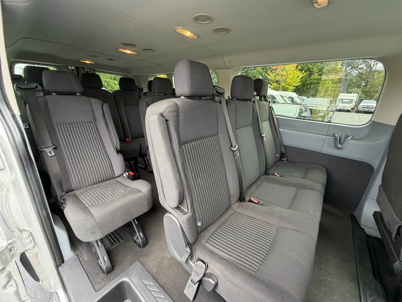 Ford Transit Wagon T-350 148" Low Roof XLT Swing-Out RH Dr 2016