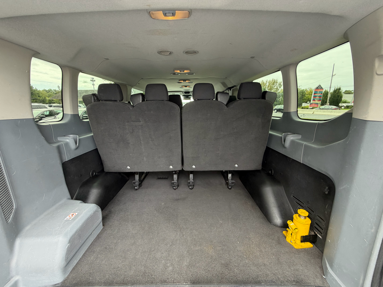 Ford Transit Wagon T-350 148" Low Roof XLT Swing-Out RH Dr 2016