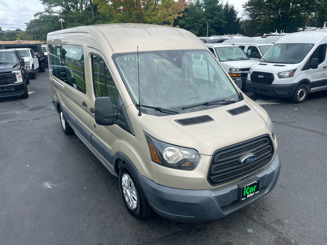 Ford Transit Wagon T-350 148" Med Roof XL Sliding RH Dr 2017