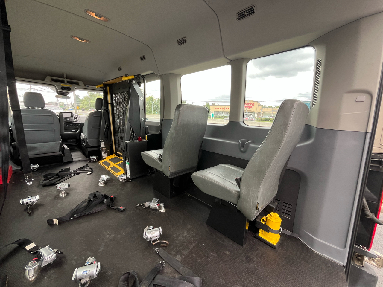 Ford Transit Wagon T-350 148" Med Roof XL Sliding RH Dr 2017