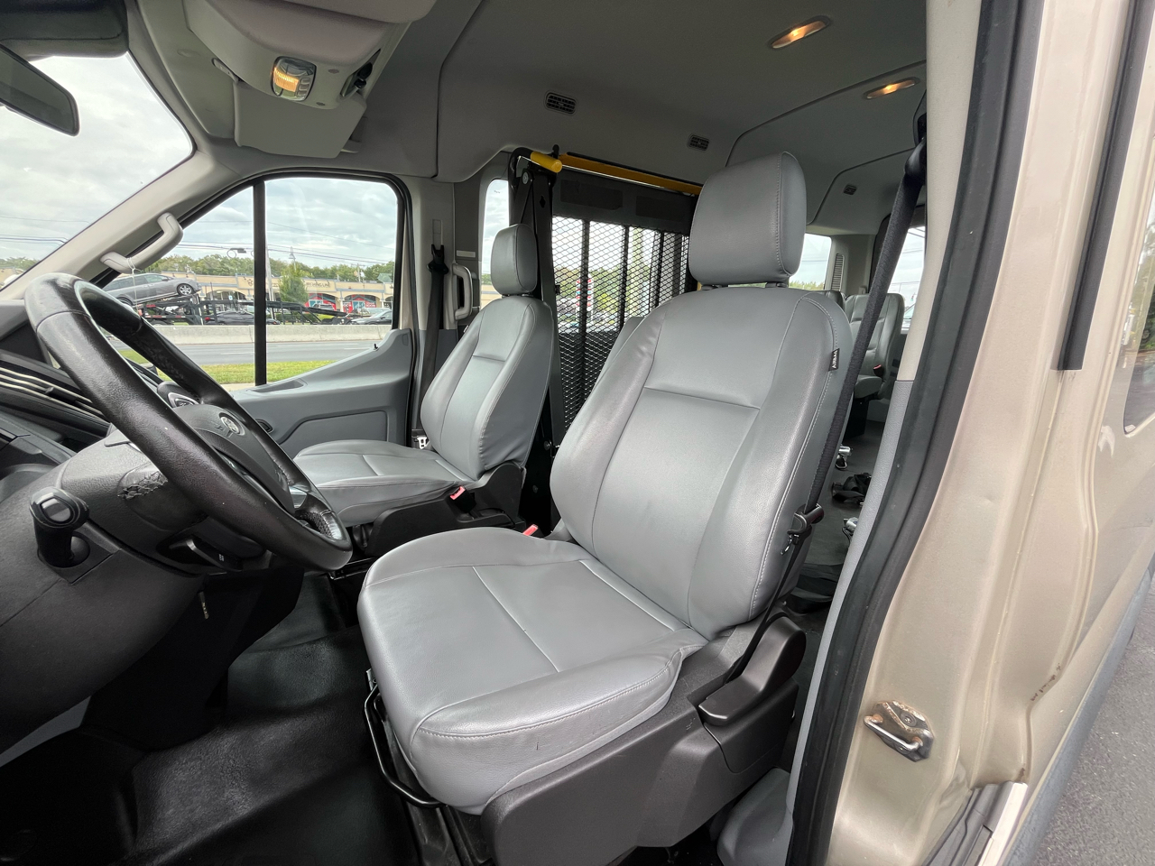 Ford Transit Wagon T-350 148" Med Roof XL Sliding RH Dr 2017