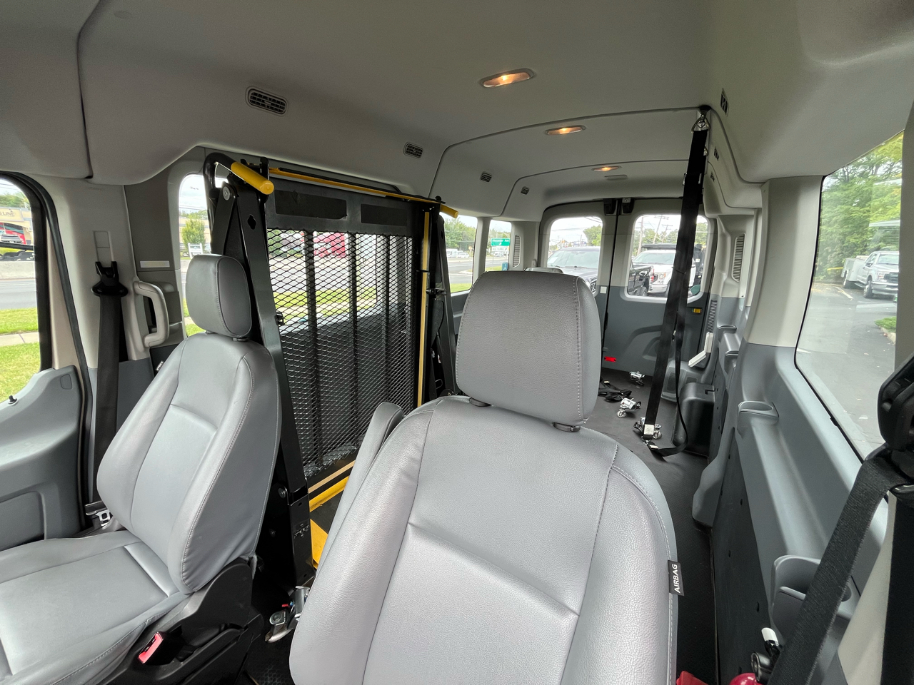 Ford Transit Wagon T-350 148" Med Roof XL Sliding RH Dr 2017