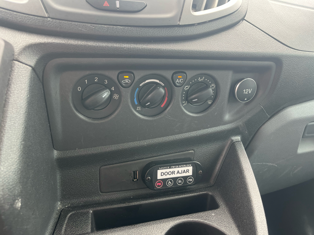 Ford Transit Wagon T-350 148" Med Roof XL Sliding RH Dr 2017