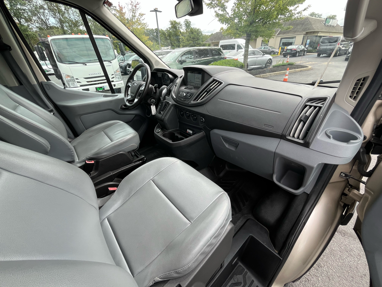 Ford Transit Wagon T-350 148" Med Roof XL Sliding RH Dr 2017