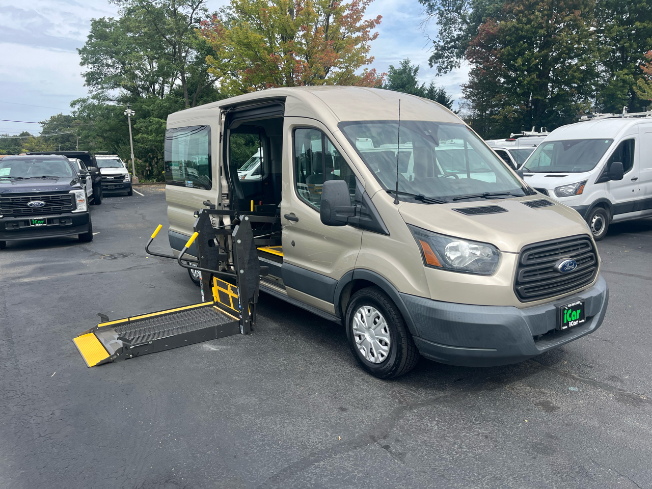Ford Transit Wagon T-350 148" Med Roof XL Sliding RH Dr 2017