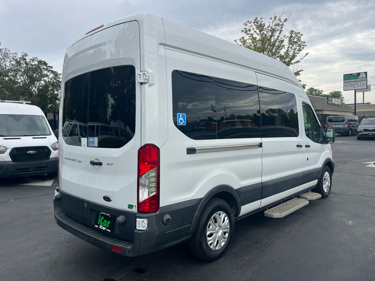 Ford Transit Wagon T-350 148" High Roof XLT Sliding RH Dr 2016