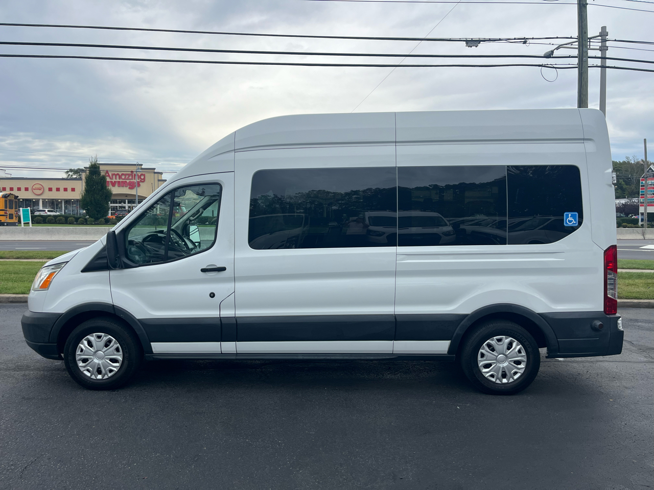 Ford Transit Wagon T-350 148" High Roof XLT Sliding RH Dr 2016