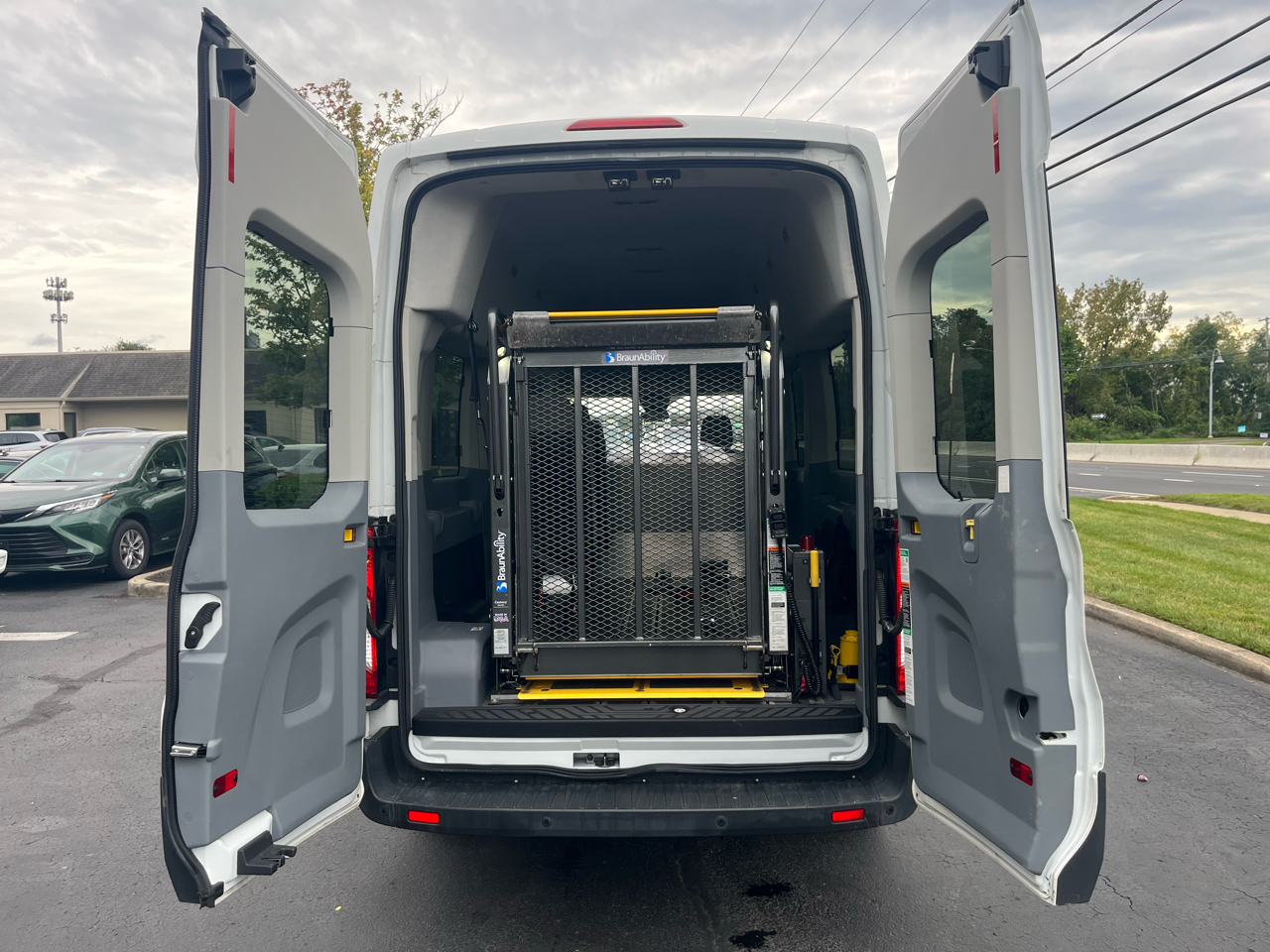 Ford Transit Wagon T-350 148" High Roof XLT Sliding RH Dr 2016