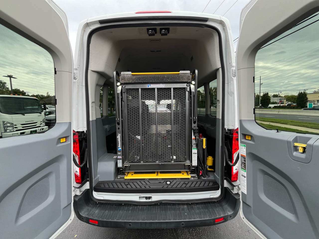 Ford Transit Wagon T-350 148" High Roof XLT Sliding RH Dr 2016