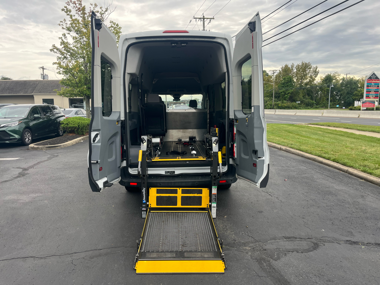 Ford Transit Wagon T-350 148" High Roof XLT Sliding RH Dr 2016