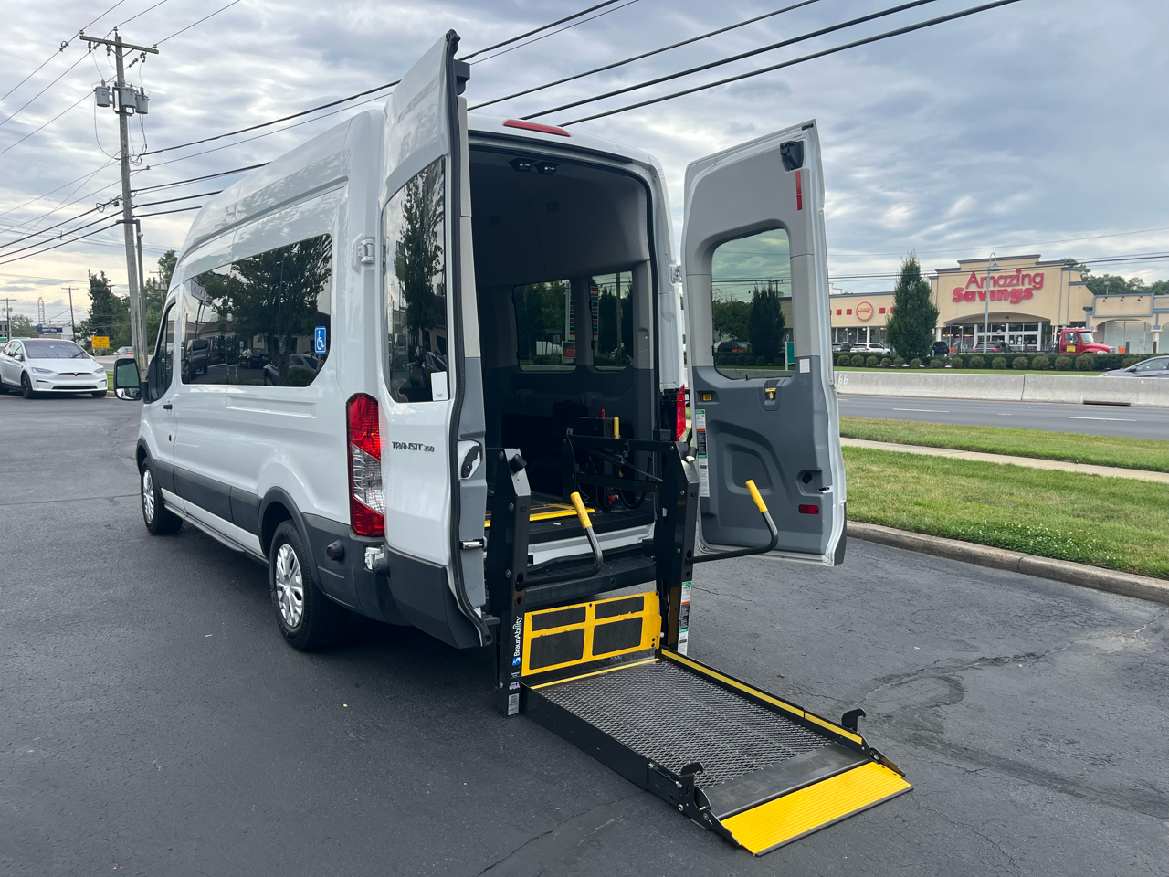 Ford Transit Wagon T-350 148" High Roof XLT Sliding RH Dr 2016