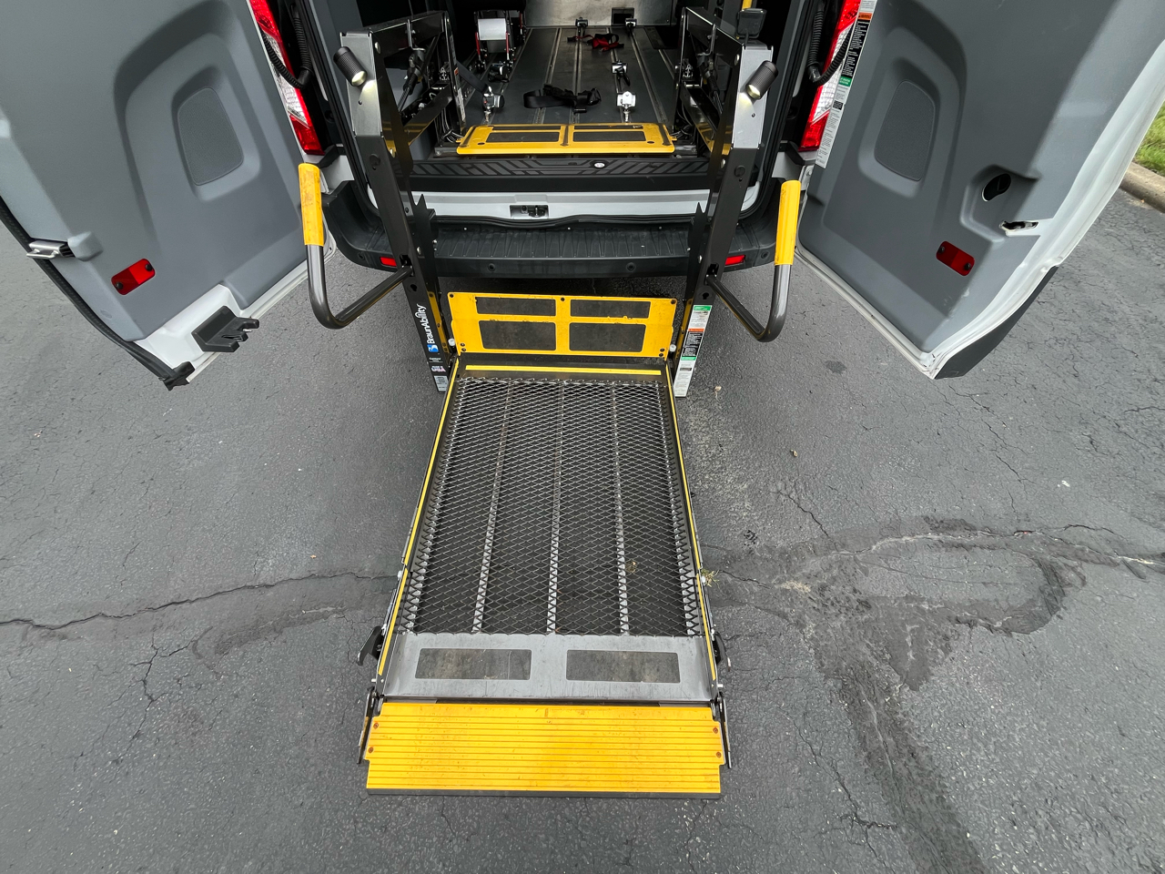 Ford Transit Wagon T-350 148" High Roof XLT Sliding RH Dr 2016