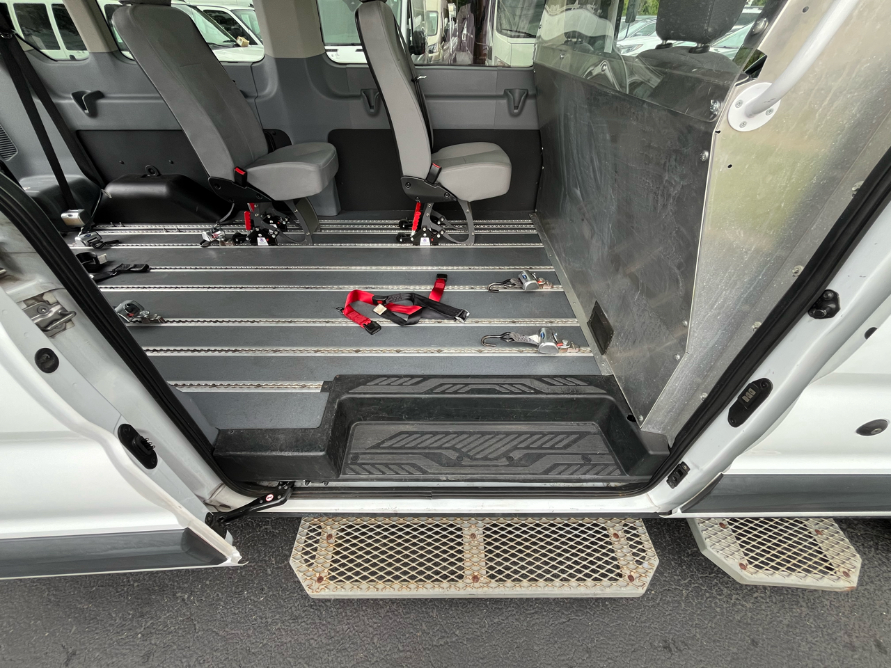 Ford Transit Wagon T-350 148" High Roof XLT Sliding RH Dr 2016