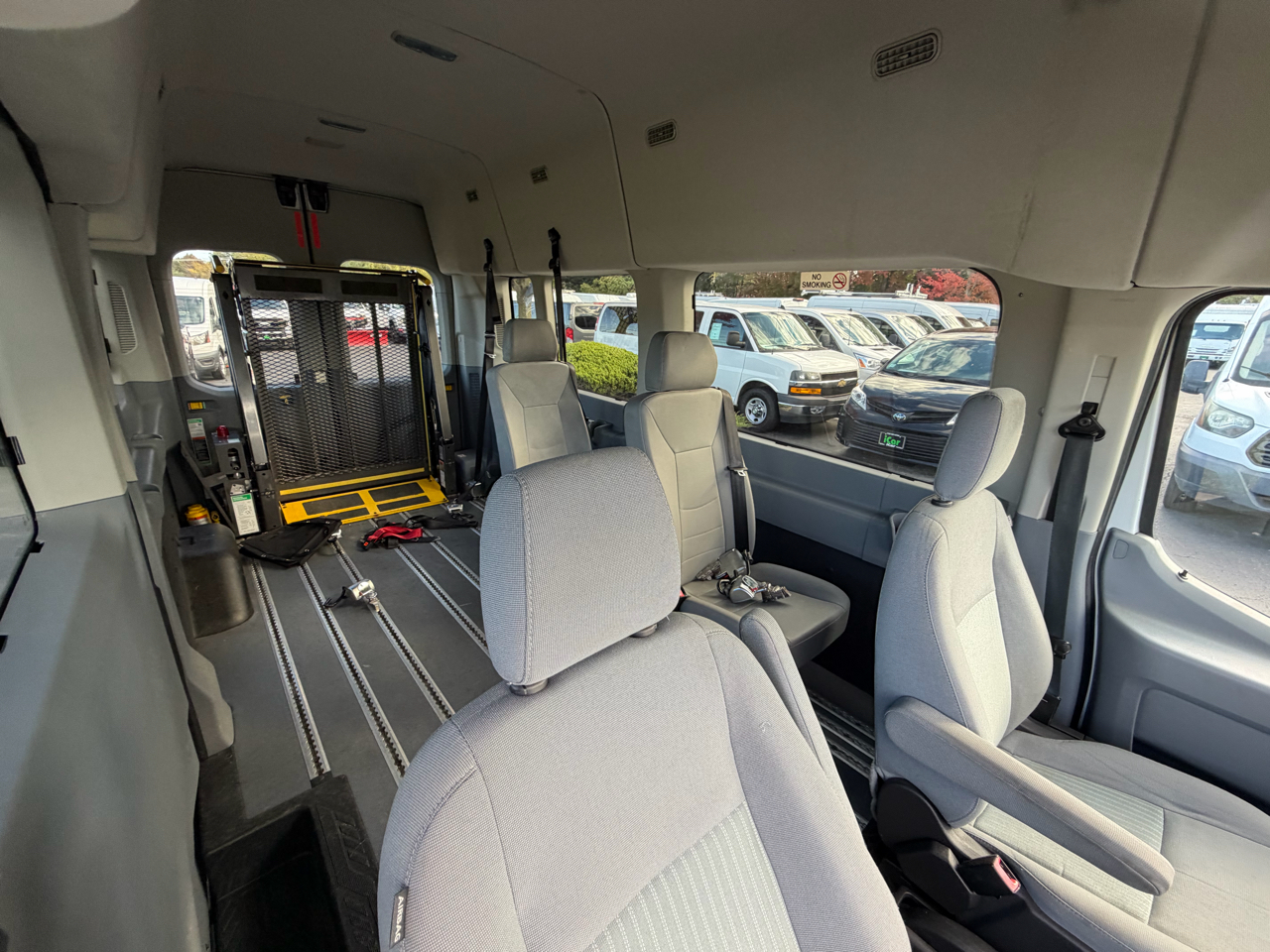 Ford Transit Wagon T-350 148" High Roof XLT Sliding RH Dr 2016