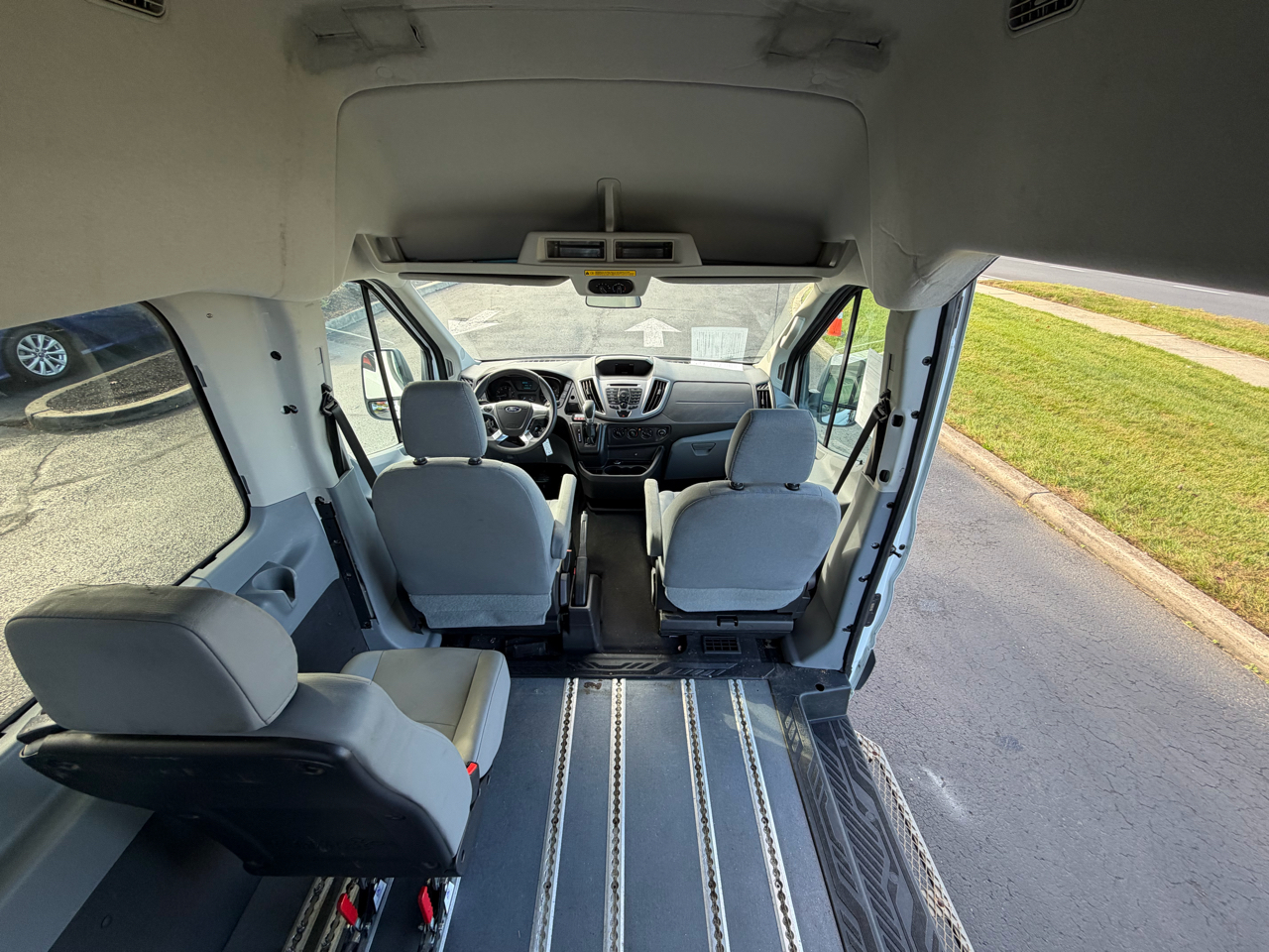 Ford Transit Wagon T-350 148" High Roof XLT Sliding RH Dr 2016