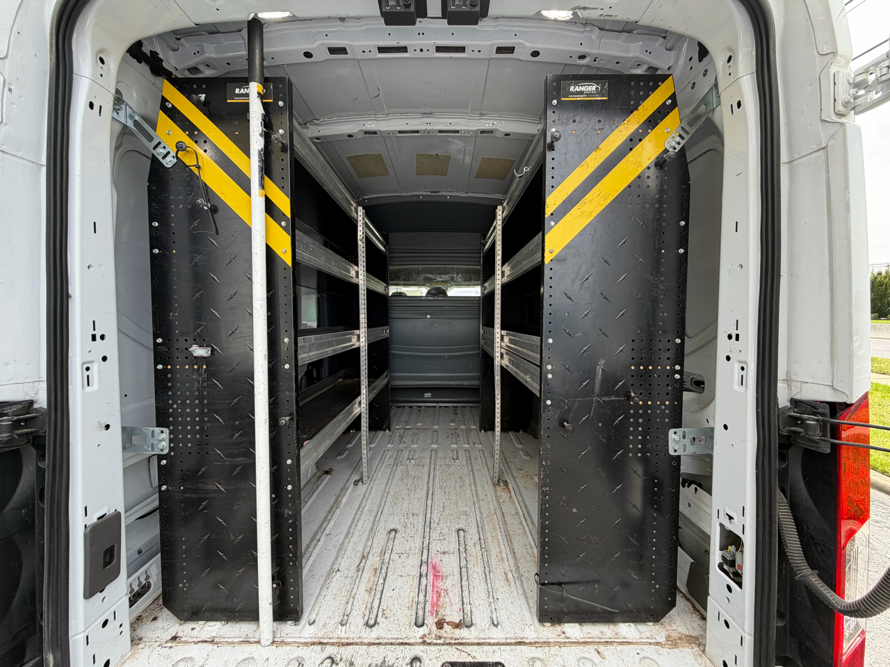 Ford Transit Cargo Van T-250 148" Med Rf 9070 GVWR RWD 2022