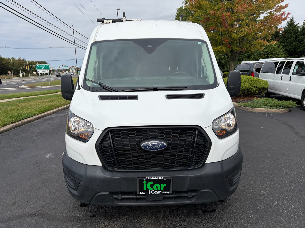 Ford Transit Cargo Van T-250 148" Med Rf 9070 GVWR RWD 2022