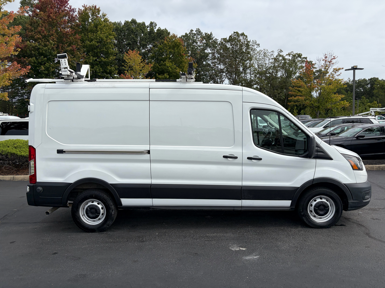 Ford Transit Cargo Van T-250 148" Med Rf 9070 GVWR RWD 2022