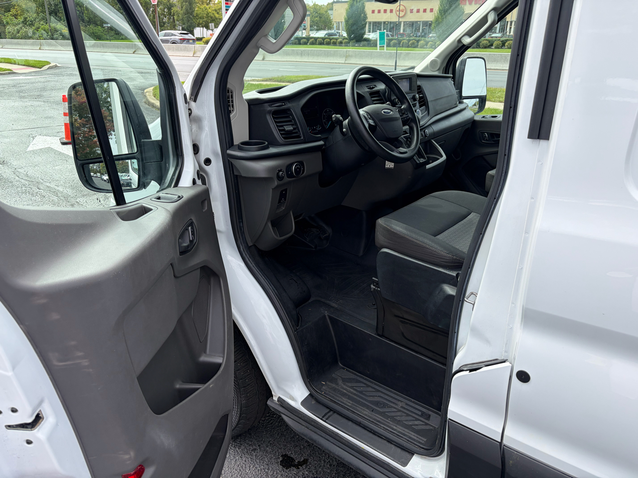 Ford Transit Cargo Van T-250 148" Med Rf 9070 GVWR RWD 2022