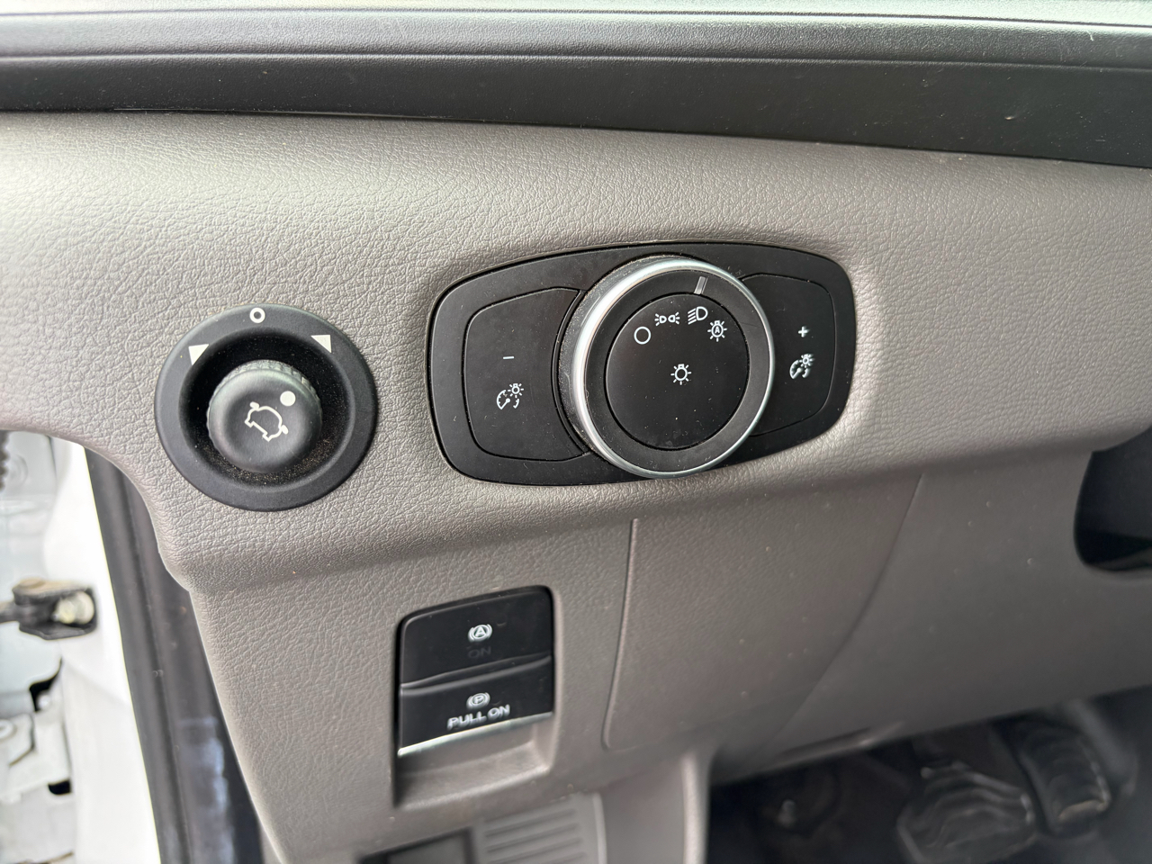 Ford Transit Cargo Van T-250 148" Med Rf 9070 GVWR RWD 2022