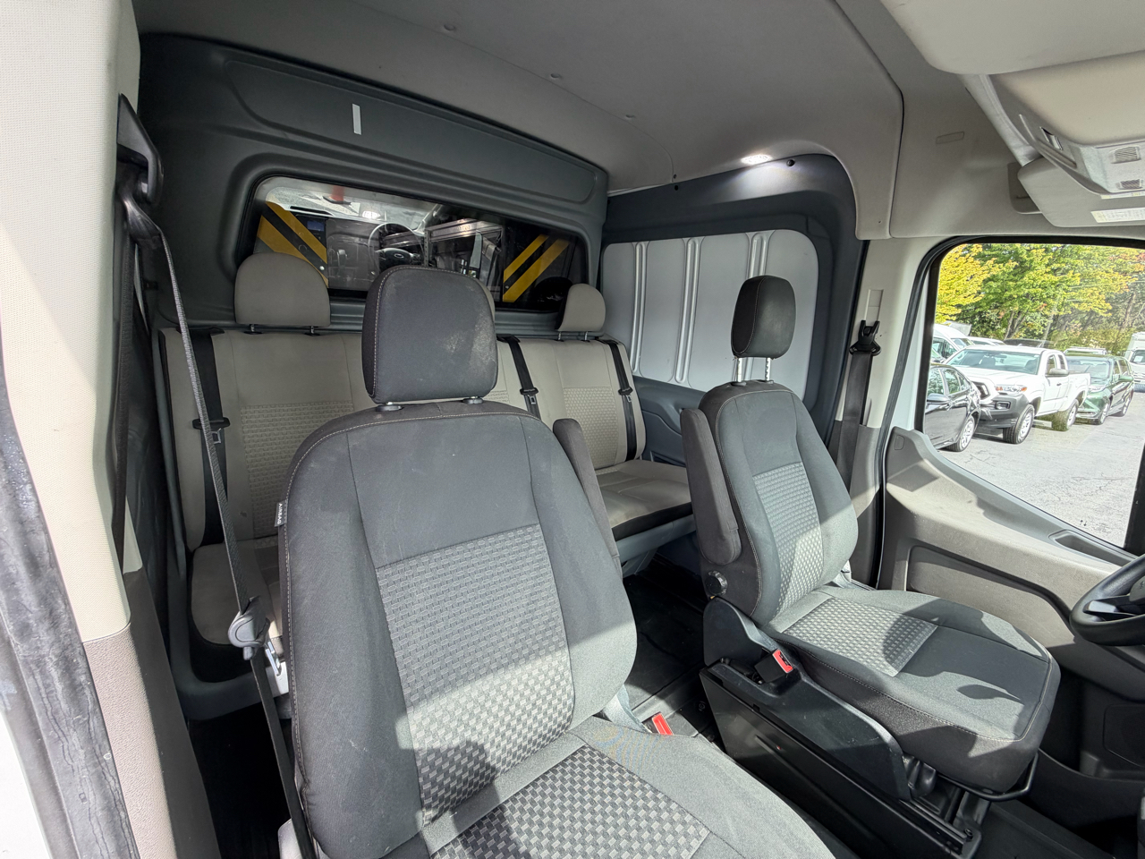 Ford Transit Cargo Van T-250 148" Med Rf 9070 GVWR RWD 2022