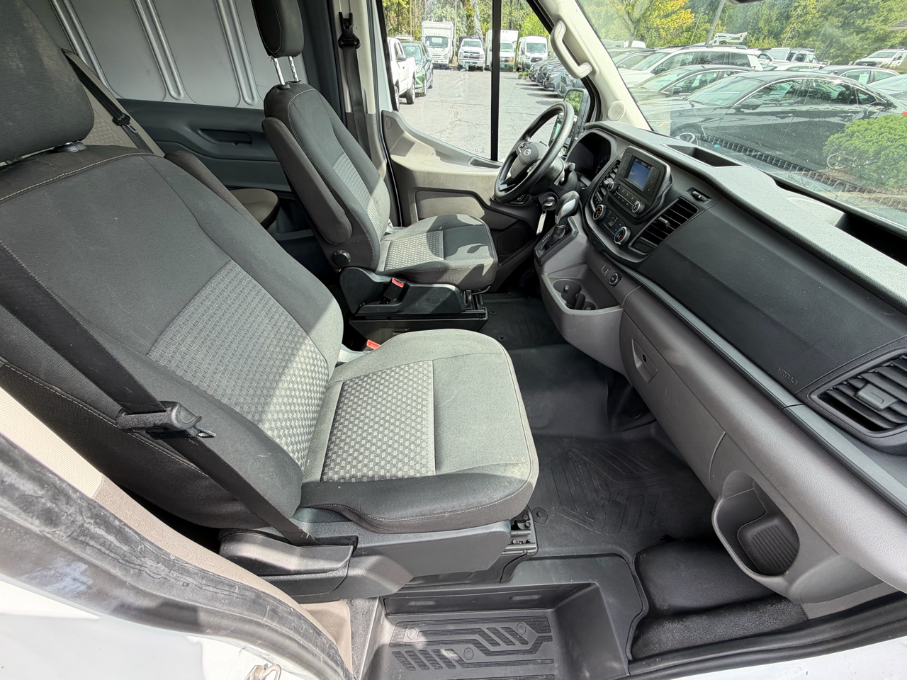 Ford Transit Cargo Van T-250 148" Med Rf 9070 GVWR RWD 2022