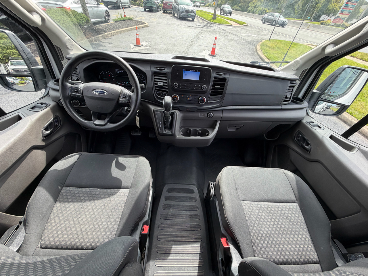 Ford Transit Cargo Van T-250 148" Med Rf 9070 GVWR RWD 2022