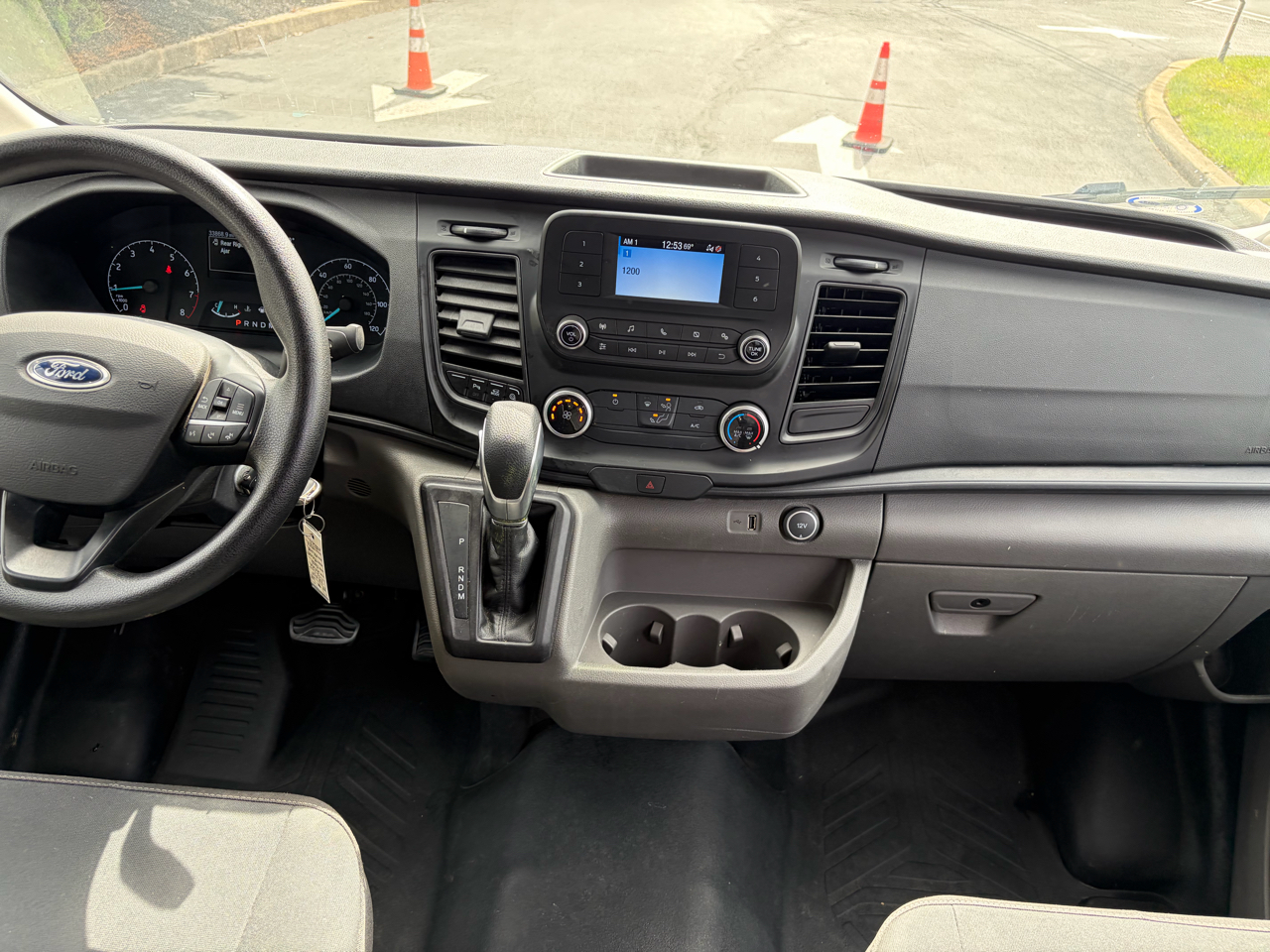 Ford Transit Cargo Van T-250 148" Med Rf 9070 GVWR RWD 2022