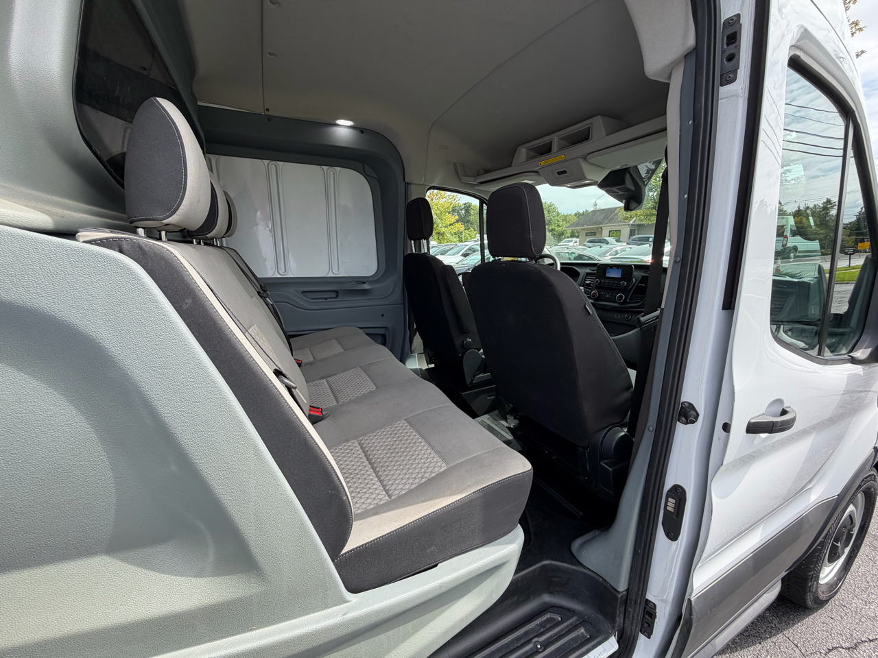 Ford Transit Cargo Van T-250 148" Med Rf 9070 GVWR RWD 2022