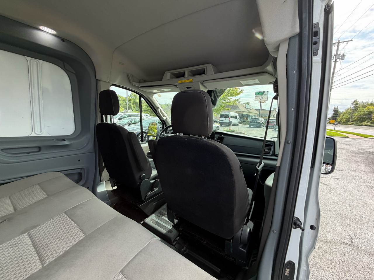 Ford Transit Cargo Van T-250 148" Med Rf 9070 GVWR RWD 2022