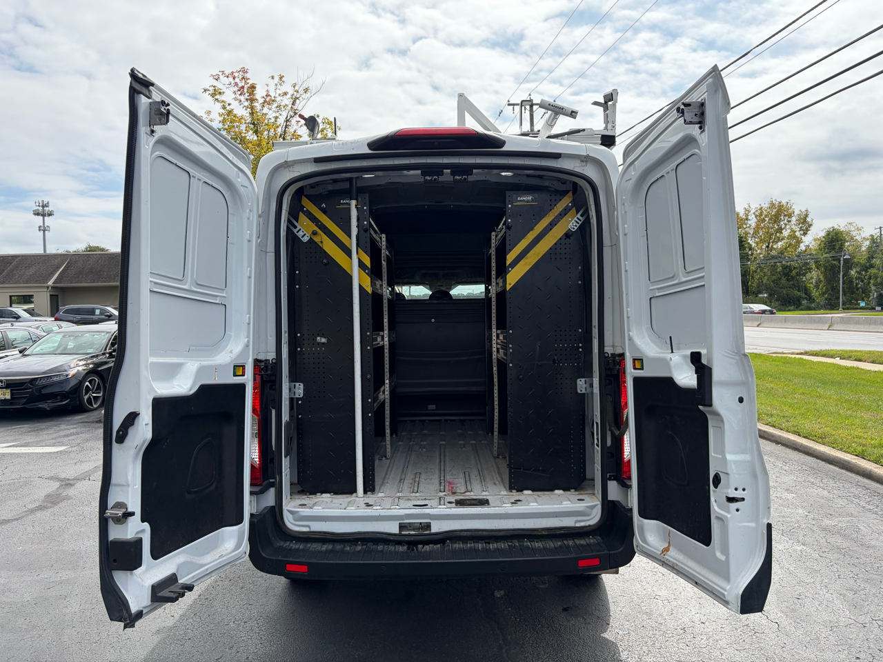 Ford Transit Cargo Van T-250 148" Med Rf 9070 GVWR RWD 2022