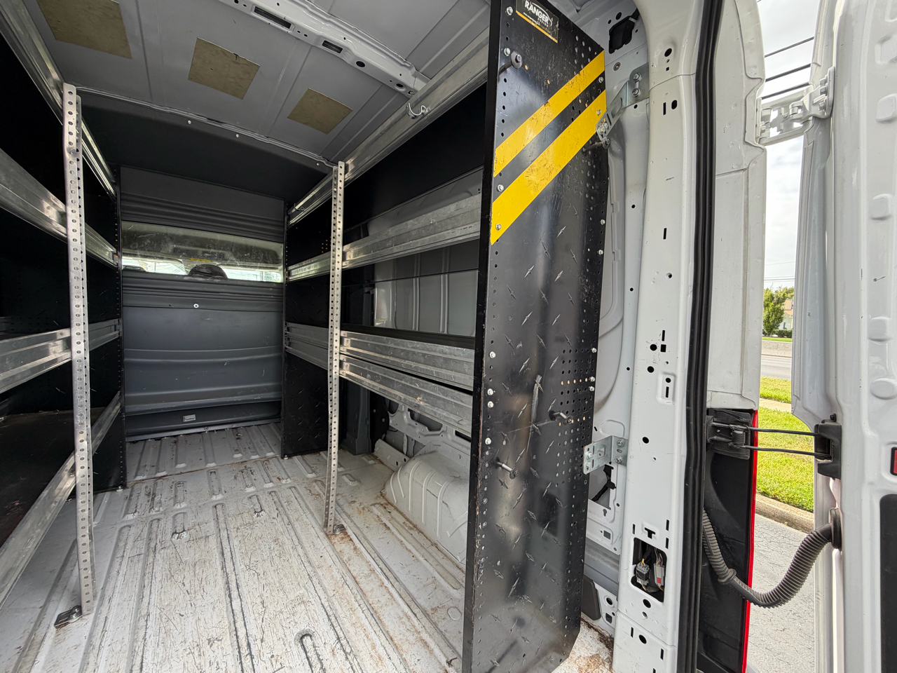 Ford Transit Cargo Van T-250 148" Med Rf 9070 GVWR RWD 2022