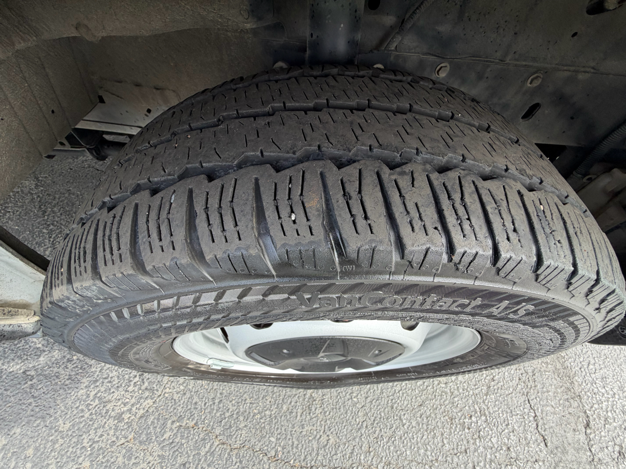 Ford Transit Cargo Van T-250 148" Med Rf 9070 GVWR RWD 2022