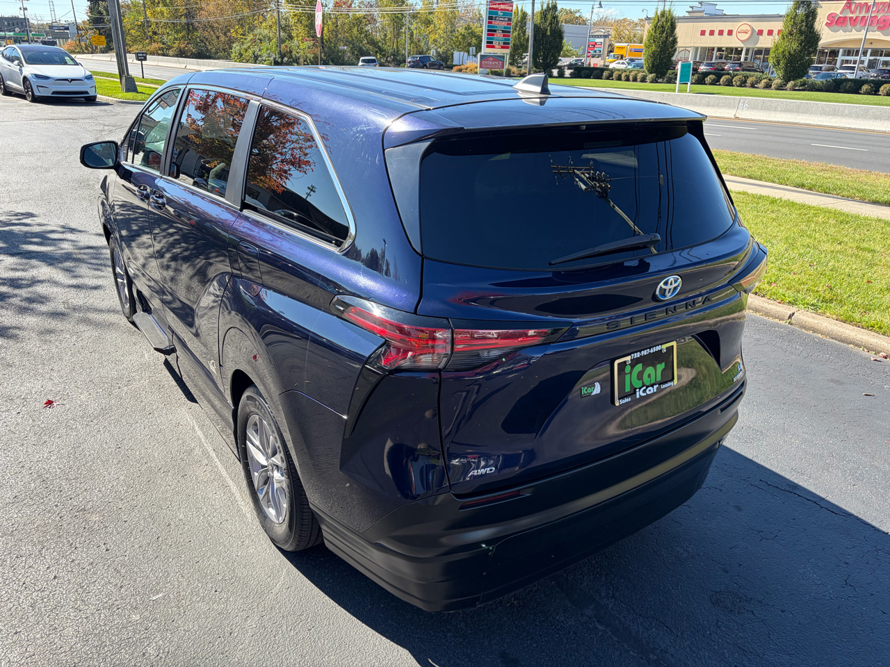 Toyota Sienna LE AWD 2021