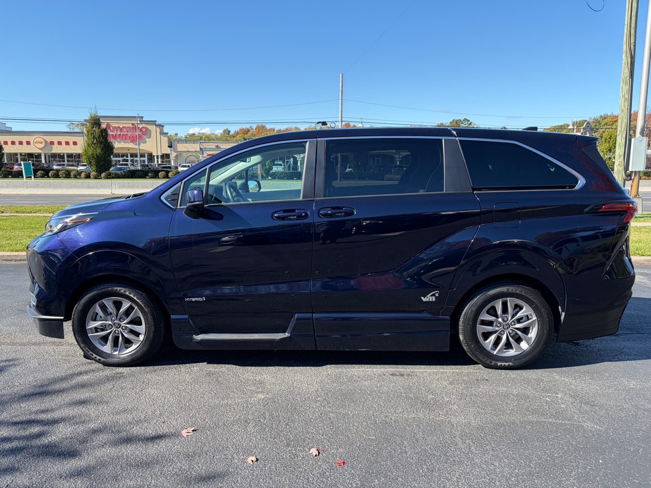 Toyota Sienna LE AWD 2021