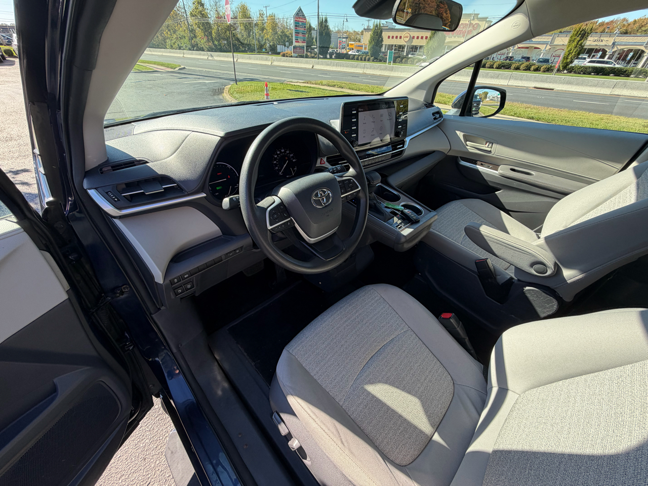 Toyota Sienna LE AWD 2021