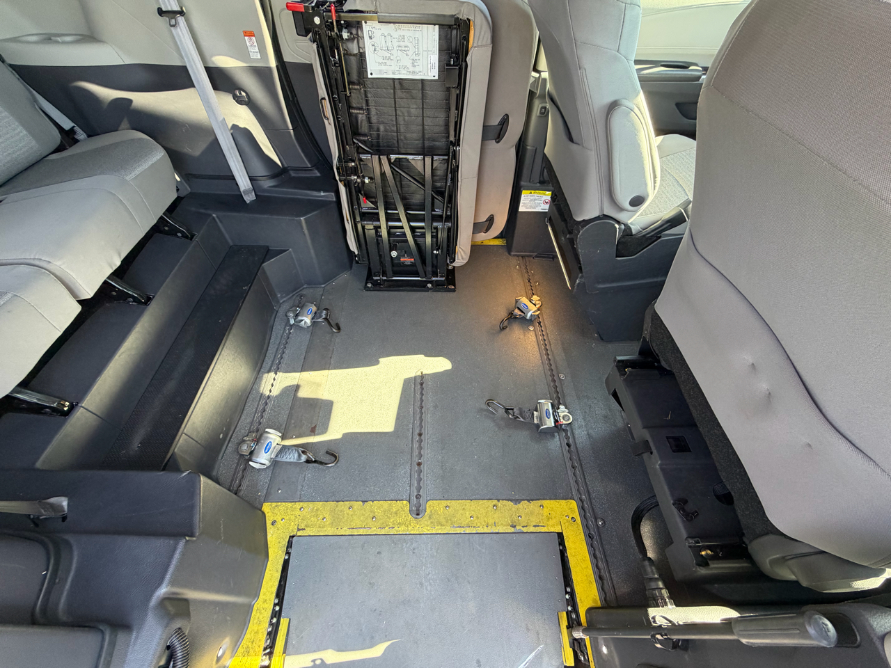 Toyota Sienna LE AWD 2021