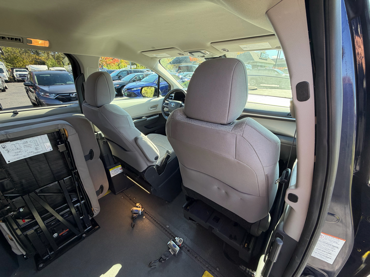 Toyota Sienna LE AWD 2021