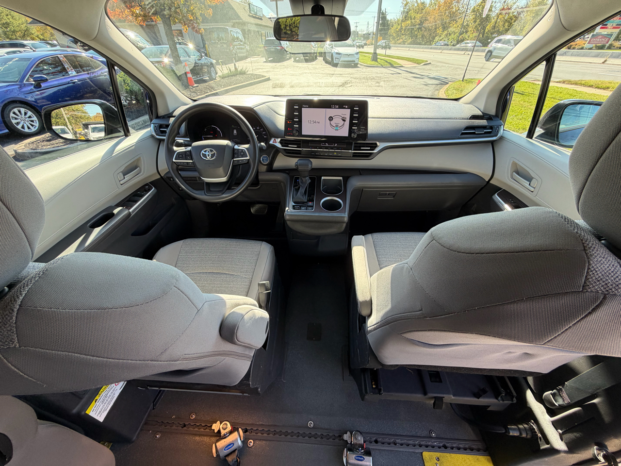 Toyota Sienna LE AWD 2021