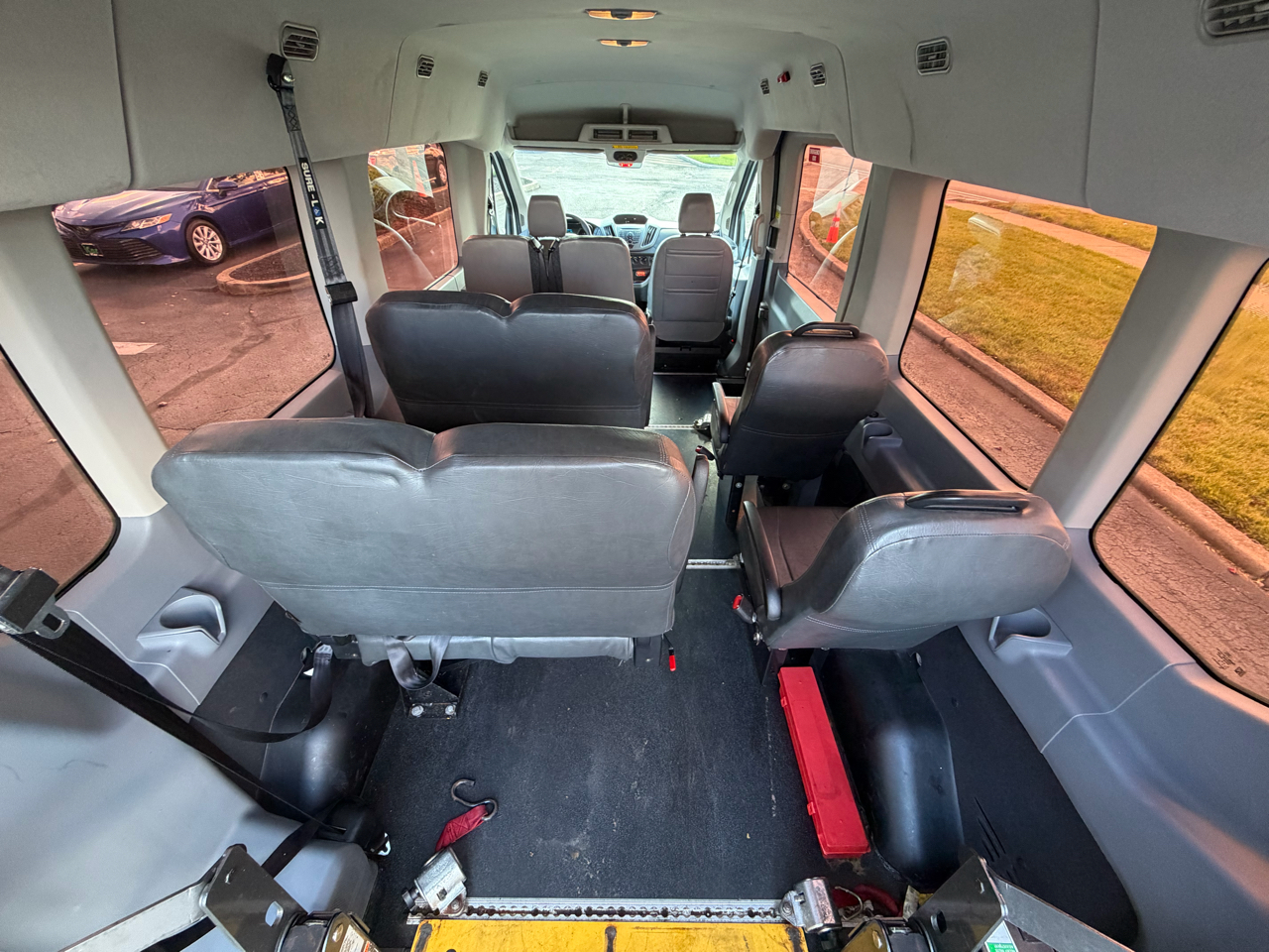 Ford Transit Wagon T-350 148" Med Roof XL Sliding RH Dr 2017