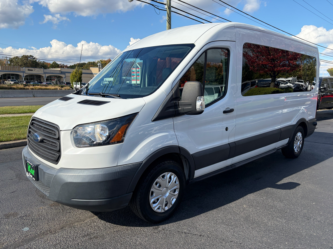 Ford Transit Wagon T-350 148" Med Roof XL Sliding RH Dr 2017