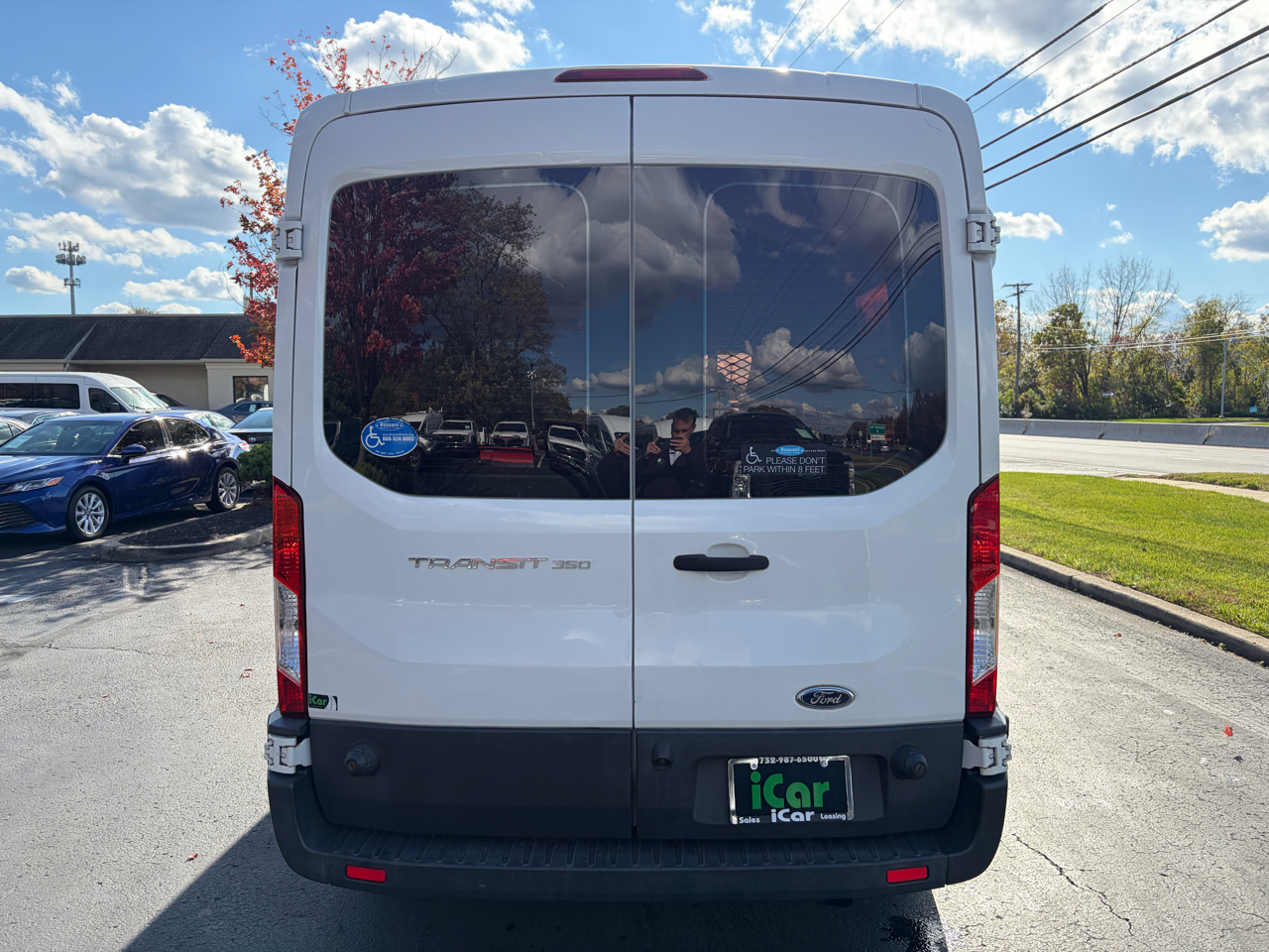 Ford Transit Wagon T-350 148" Med Roof XL Sliding RH Dr 2017