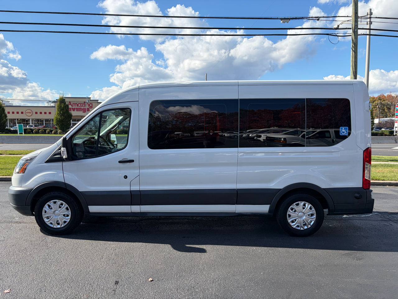 Ford Transit Wagon T-350 148" Med Roof XL Sliding RH Dr 2017