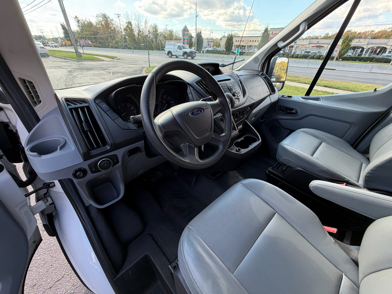 Ford Transit Wagon T-350 148" Med Roof XL Sliding RH Dr 2017