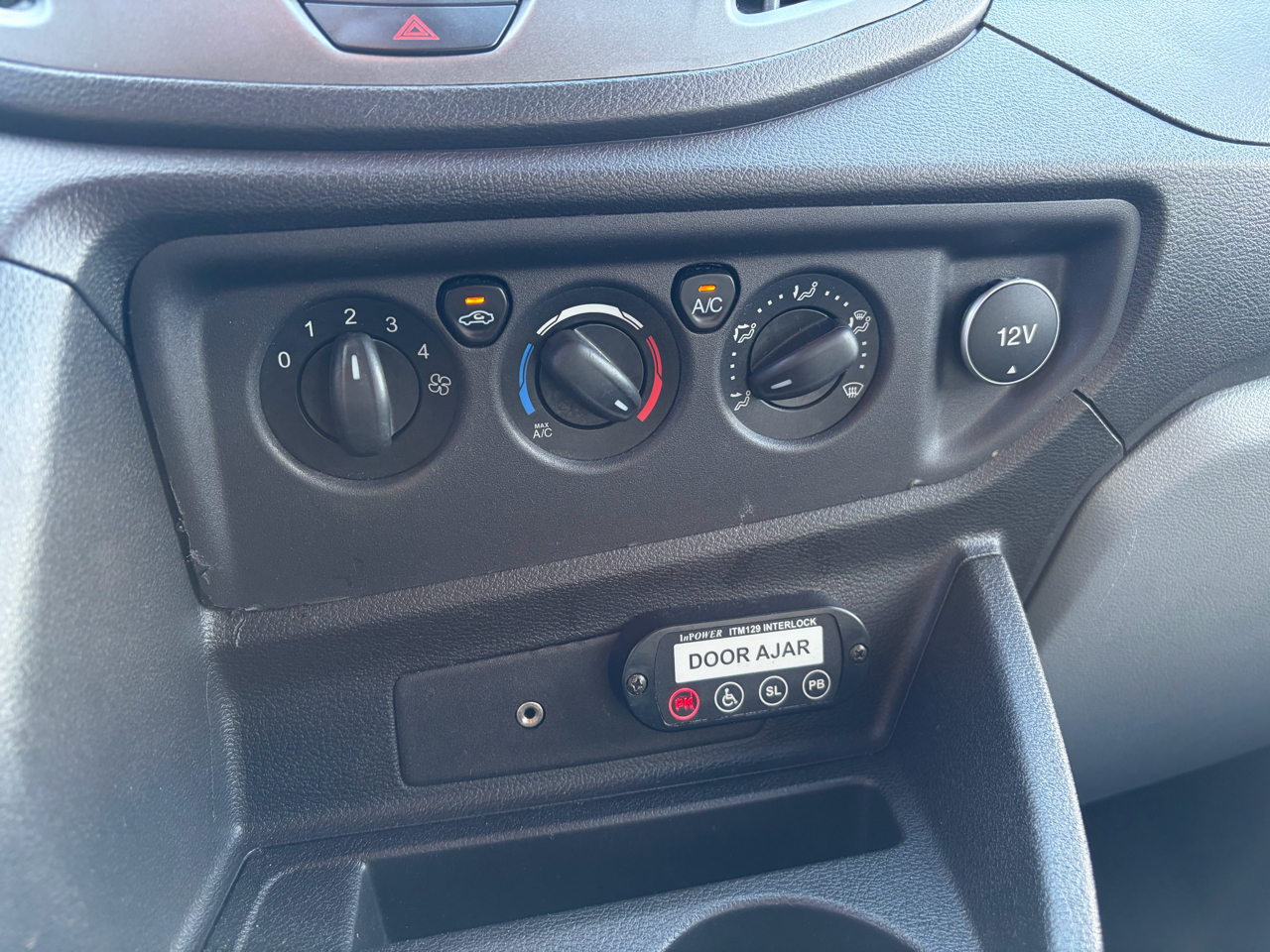 Ford Transit Wagon T-350 148" Med Roof XL Sliding RH Dr 2017