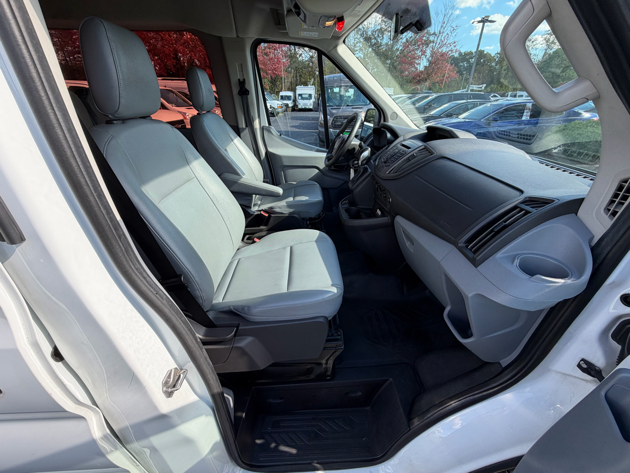 Ford Transit Wagon T-350 148" Med Roof XL Sliding RH Dr 2017